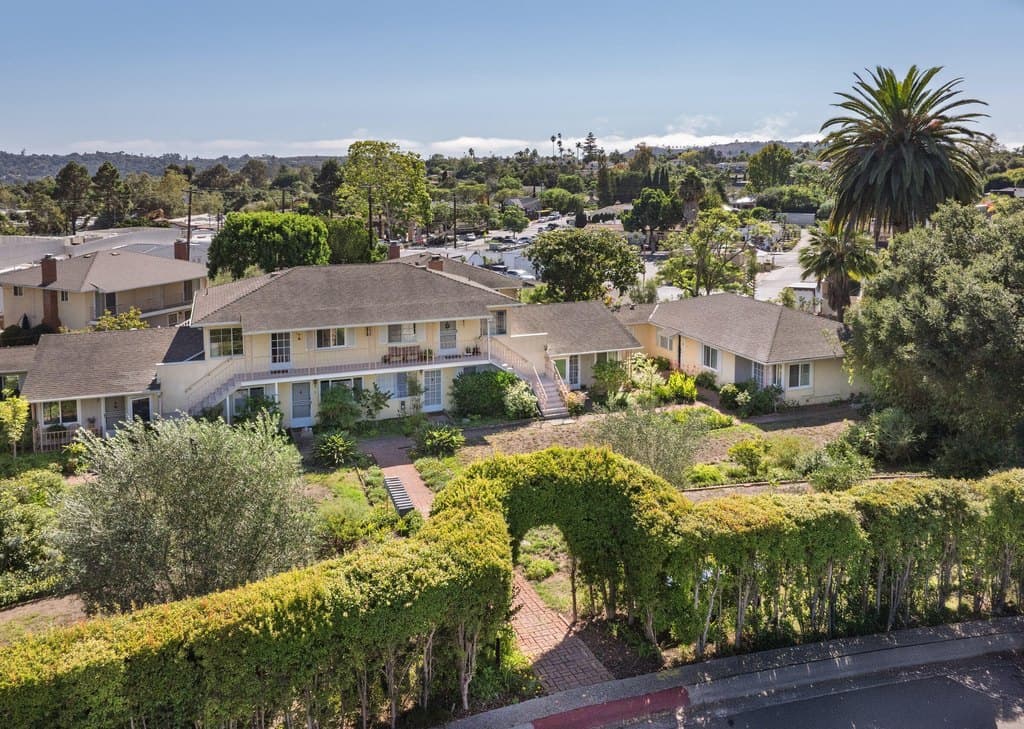 126 W Calle Crespis Apt 6, Santa Barbara