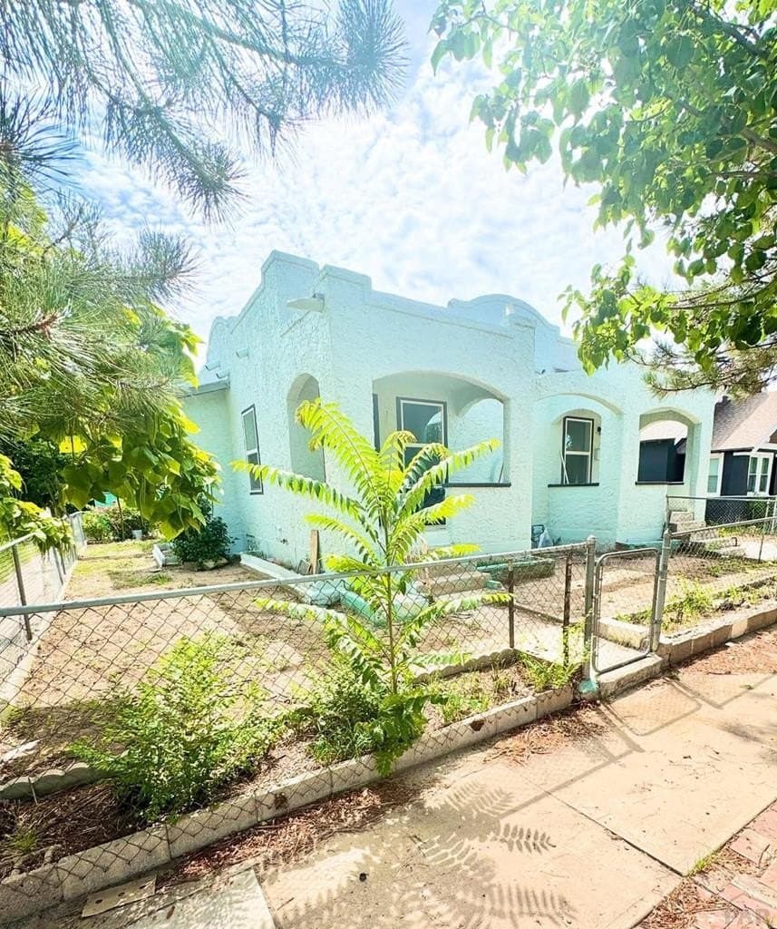 1102-1104 Palmer Ave