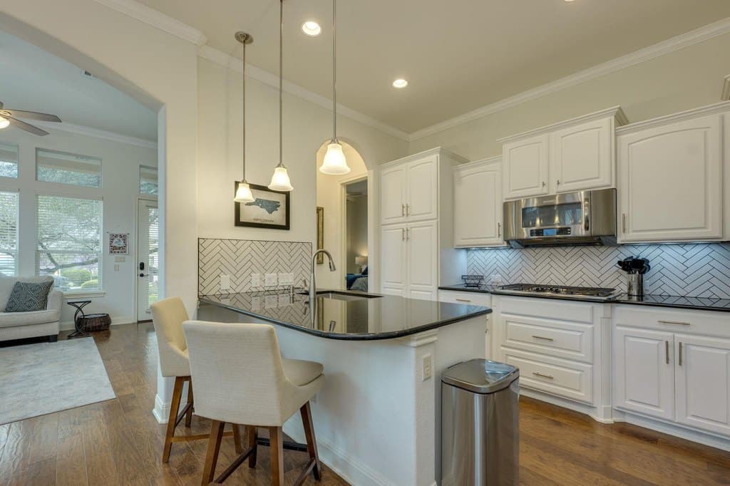 118 Perpetuation Dr, Austin