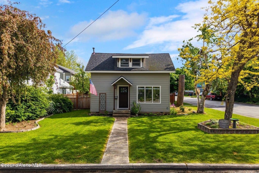 821 Poplar St, Sandpoint