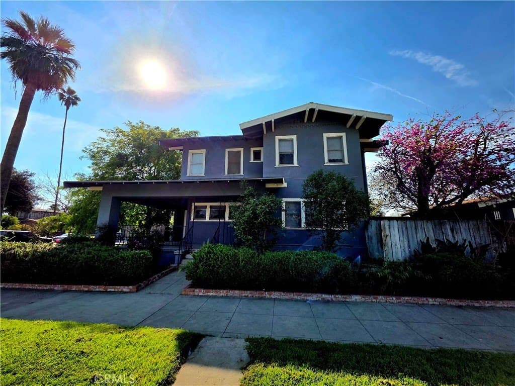 3463 E Kerckhoff Ave, Fresno