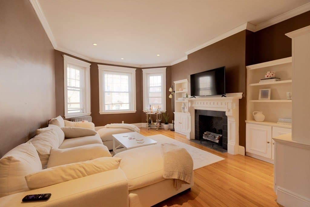 80 Browne St Apt 2, Brookline