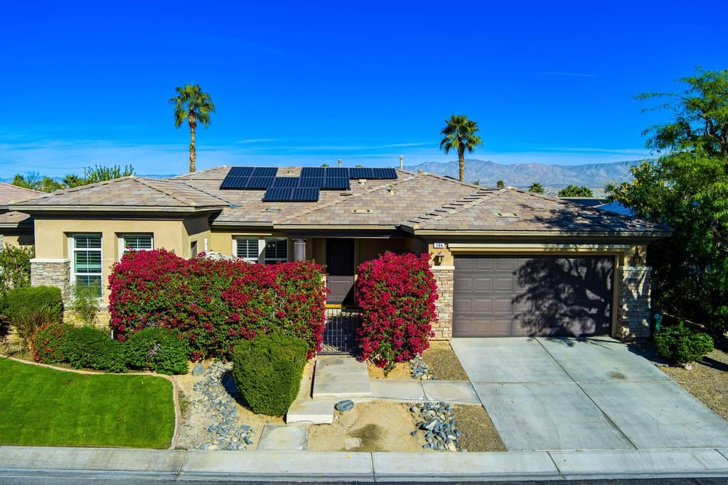 106 Batista Ct, Palm Desert
