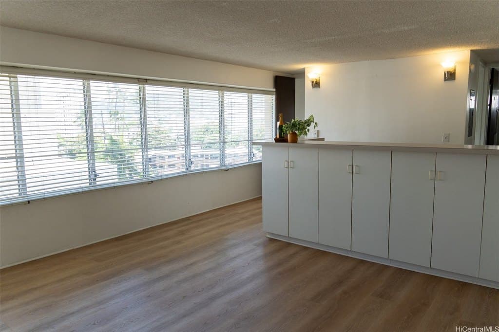 2525 Date St Apt 605, Honolulu