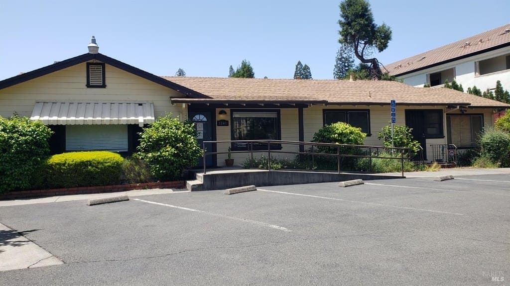 1241 Grove St, Healdsburg