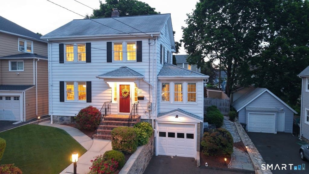31 Puritan Ln
