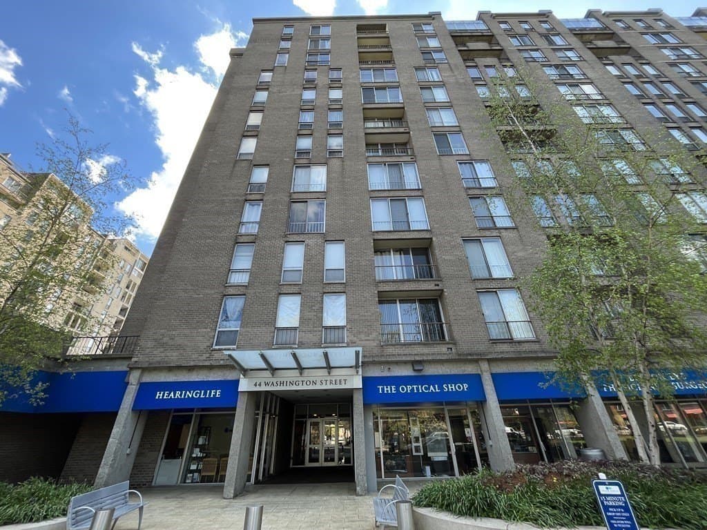 44 Washington St Apt 508, Brookline