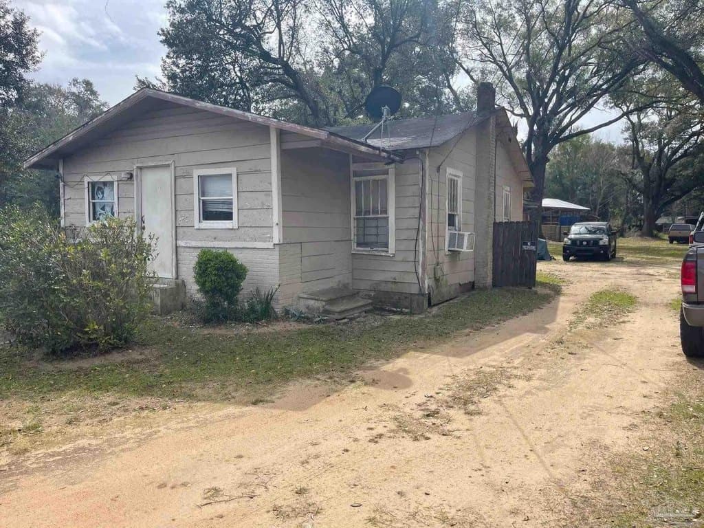 4421 W Jackson St, Pensacola