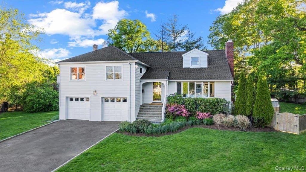 37 Colby Ave, Rye