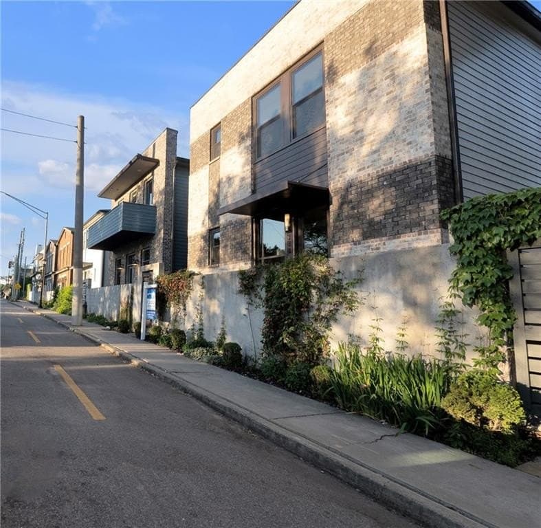 388 Bill Kennedy Way SE