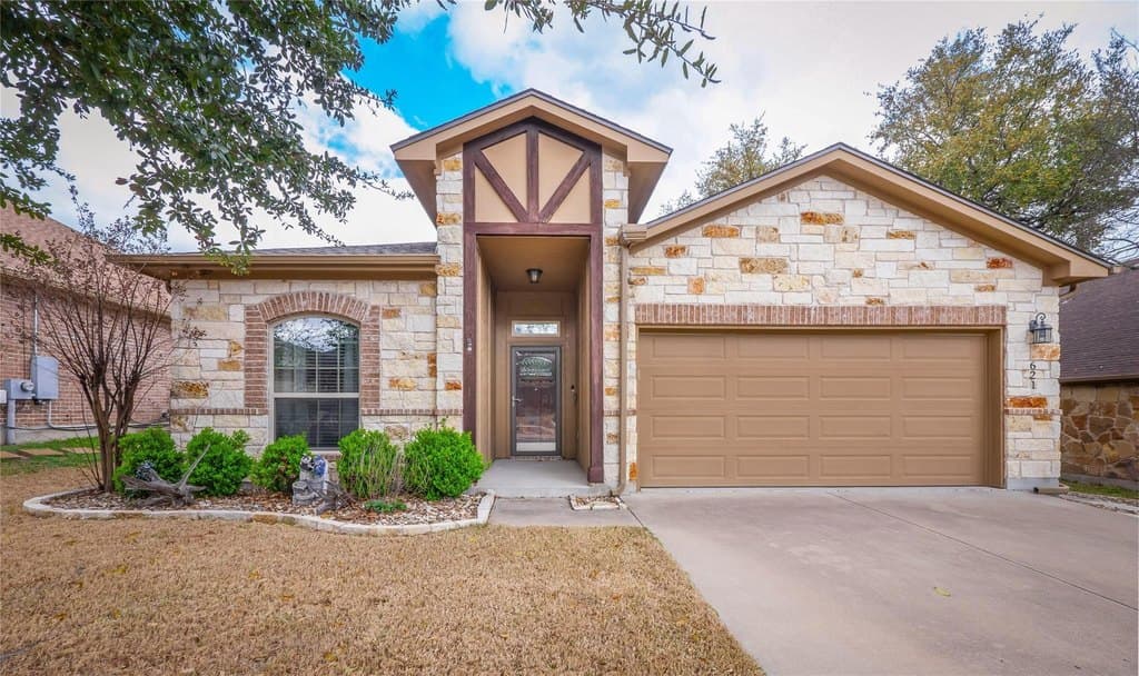 621 Algerita Dr, Georgetown