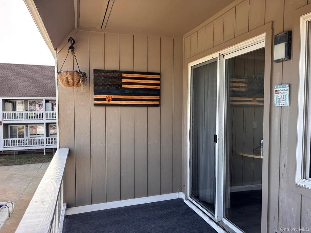 131 S Emerson Ave Unit 224, Montauk