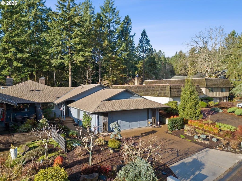 240 Greenridge Dr, Lake Oswego