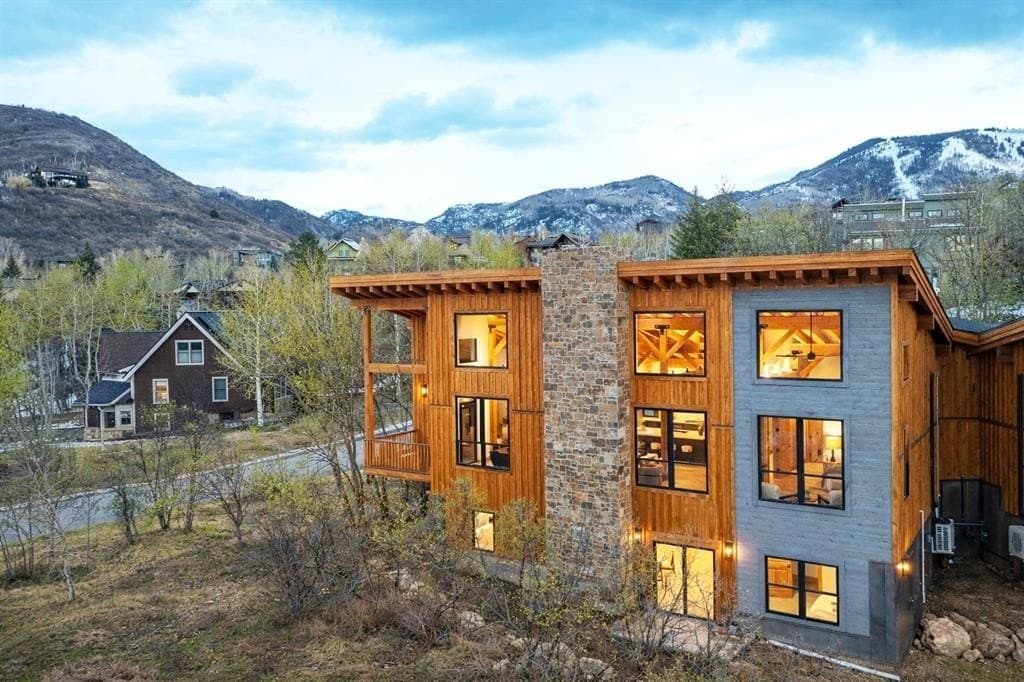 200 Sundance Ct Unit 1, Steamboat Springs