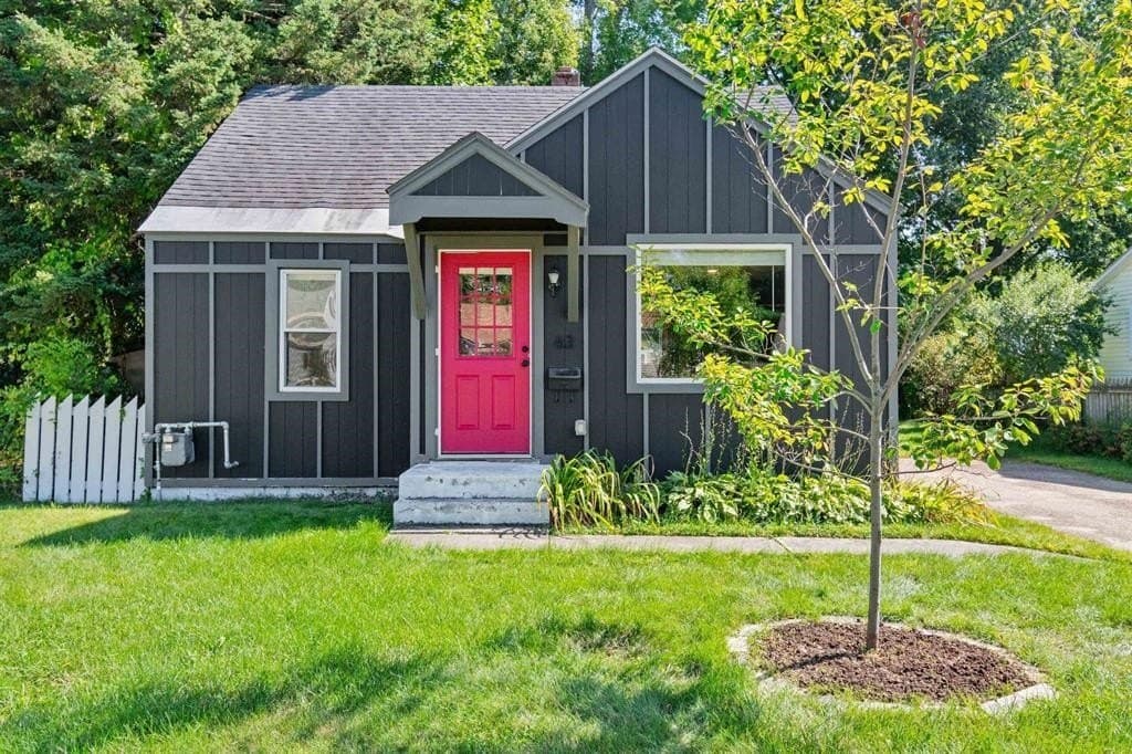 63 Birch Ct, Burlington