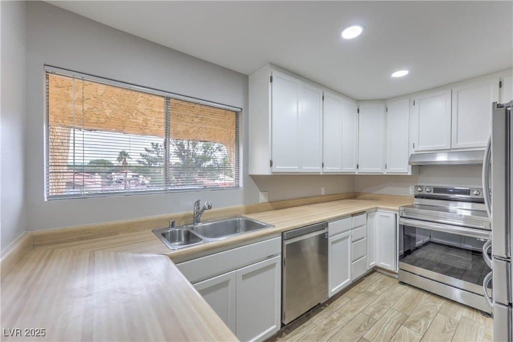 1303 Darlene Way Apt 302C, Boulder City