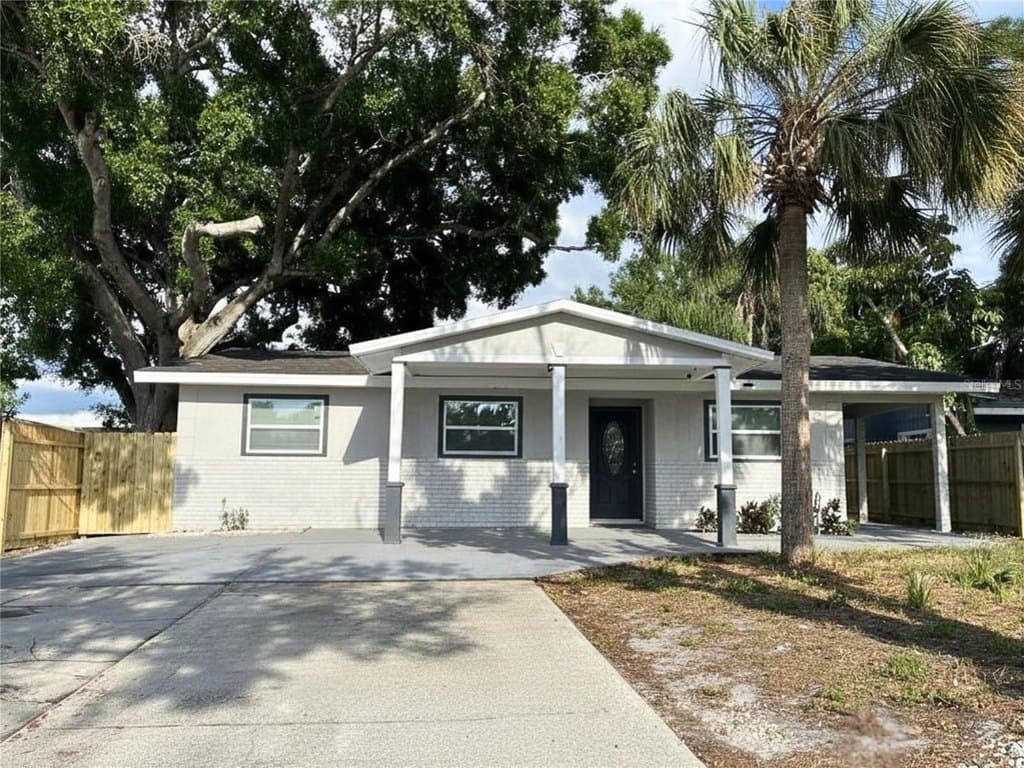 1039 N Missouri Ave, Clearwater