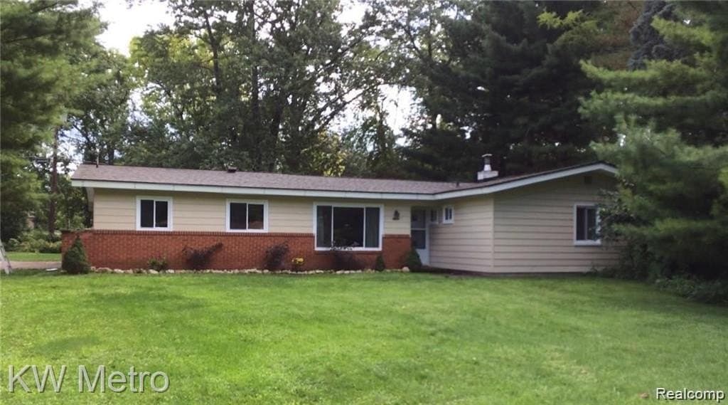 1755 Wellington Ave, Bloomfield Hills