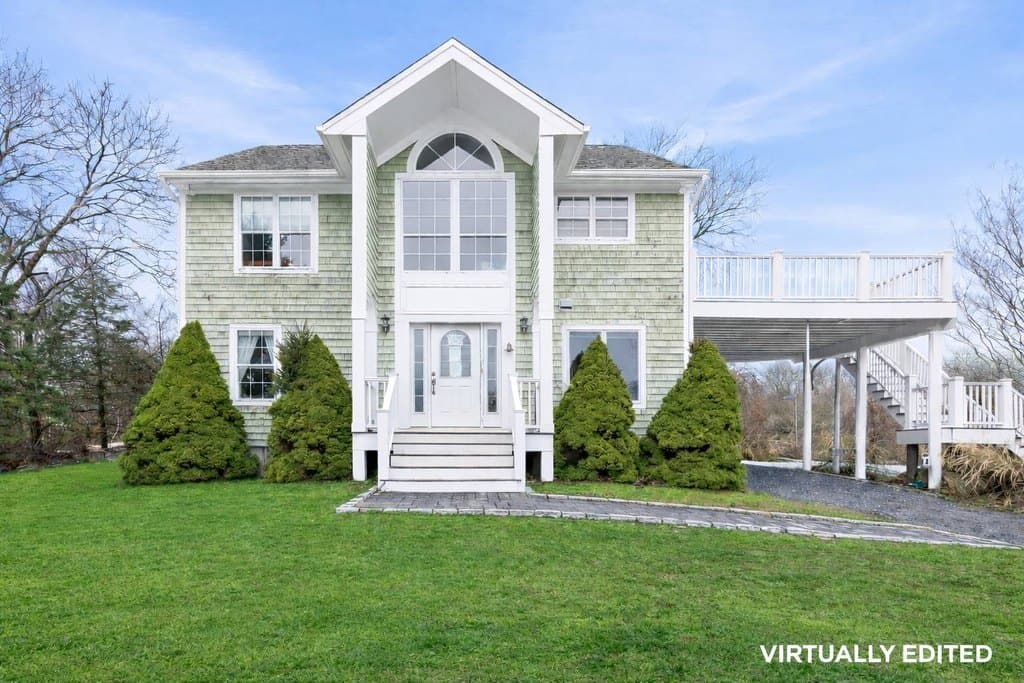 12 Furness Rd, Montauk