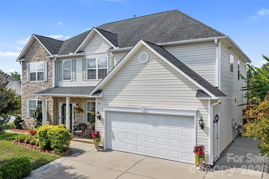 2 Breyerton Ct, Asheville