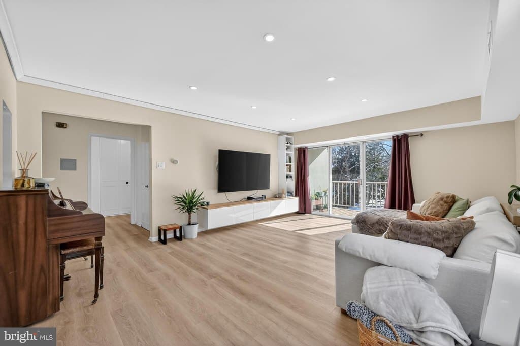 419 Drummers Ln Unit 419, Wayne