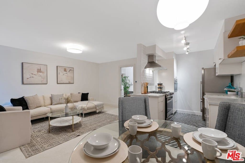 2311 4th St Apt 219, Santa Monica