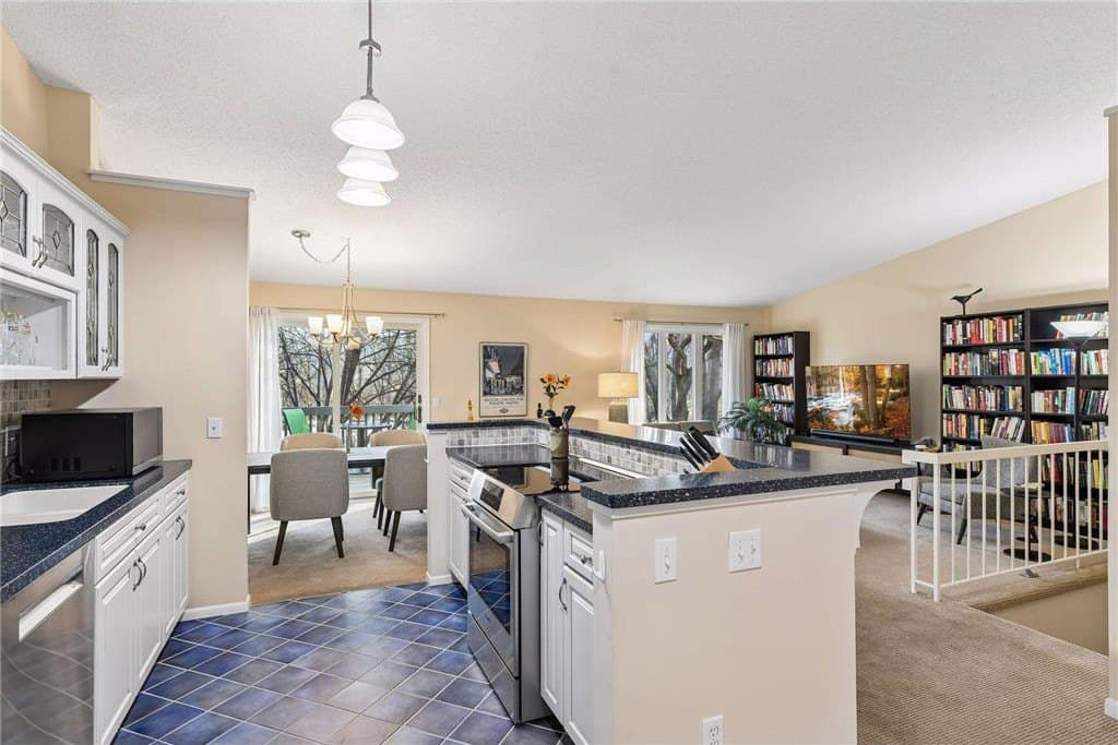 6356 Red Fox Ln, Edina