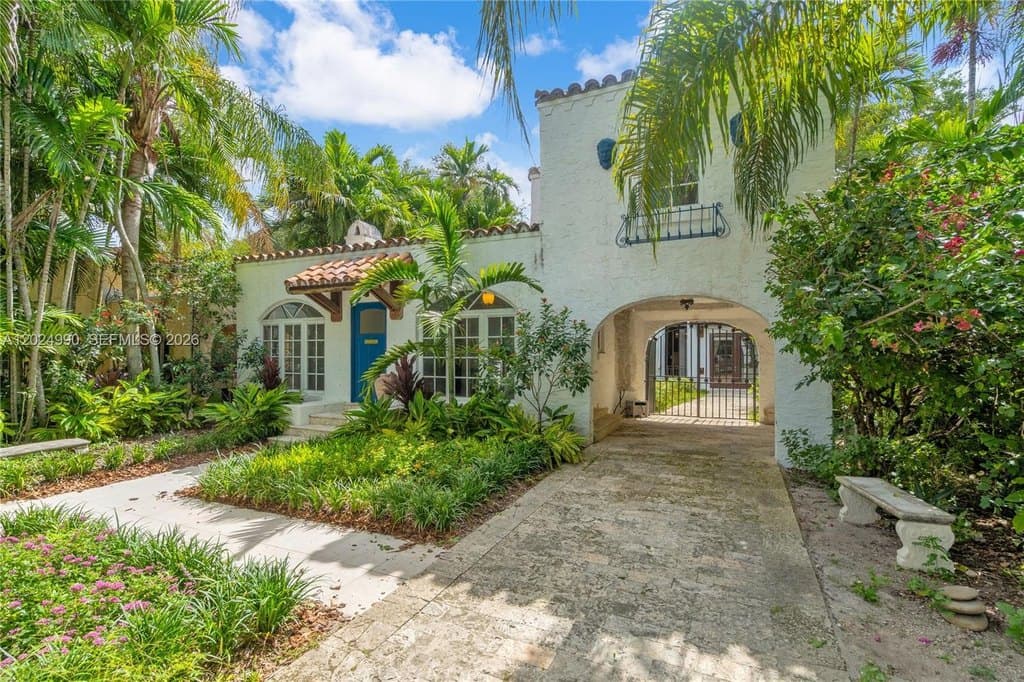 1119 Lisbon St, Coral Gables