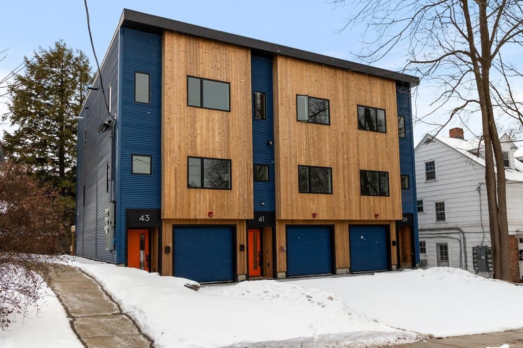 41 Adams St, Burlington