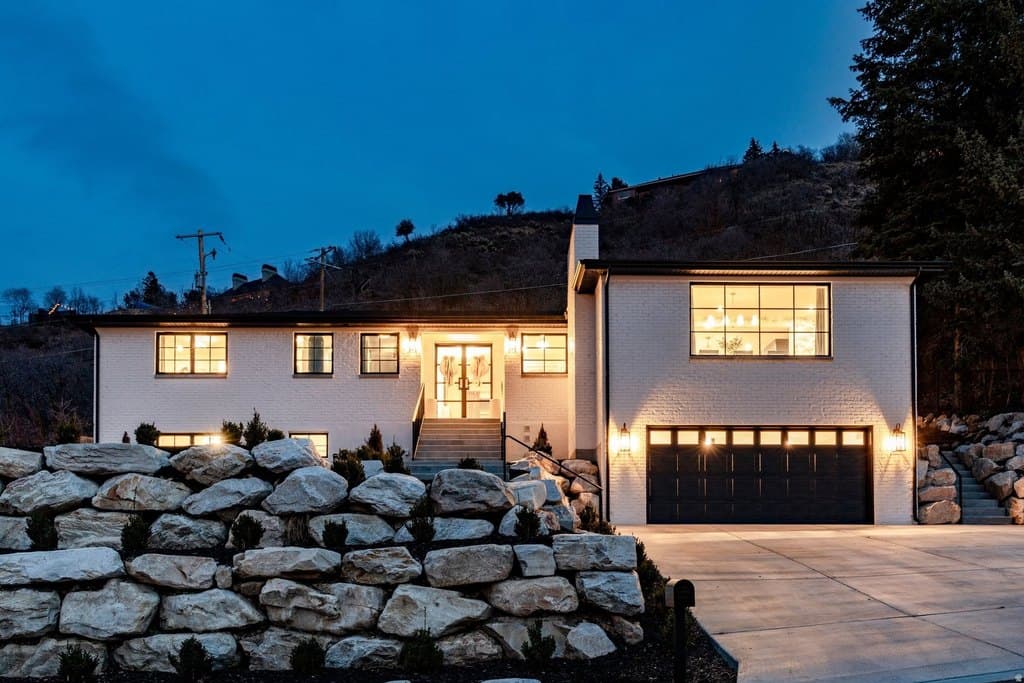 4605 S Ledgemont Dr E, Salt Lake City