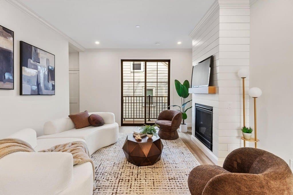 27 Shepard St Unit 4