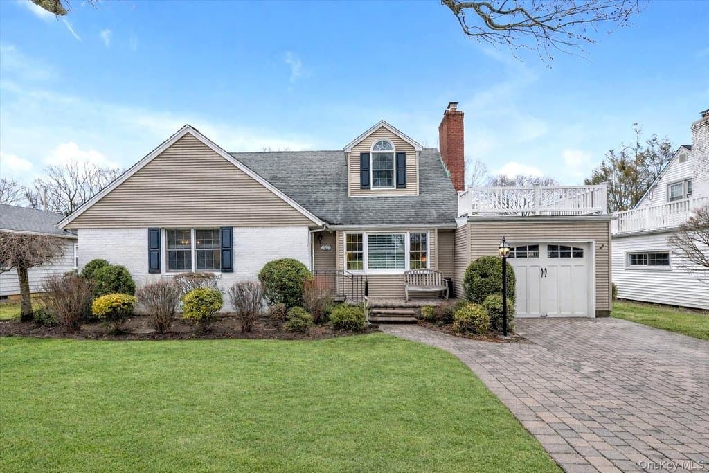 55 Vassar St, Garden City