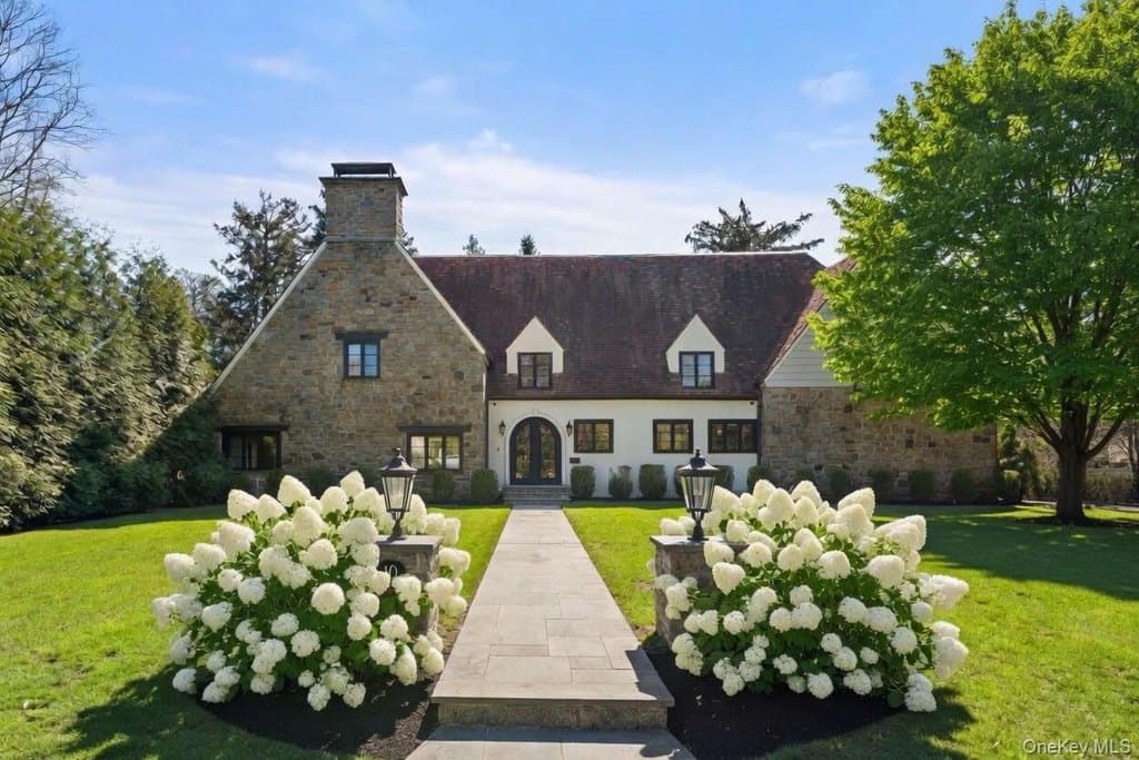 10 Rutland Rd, Scarsdale