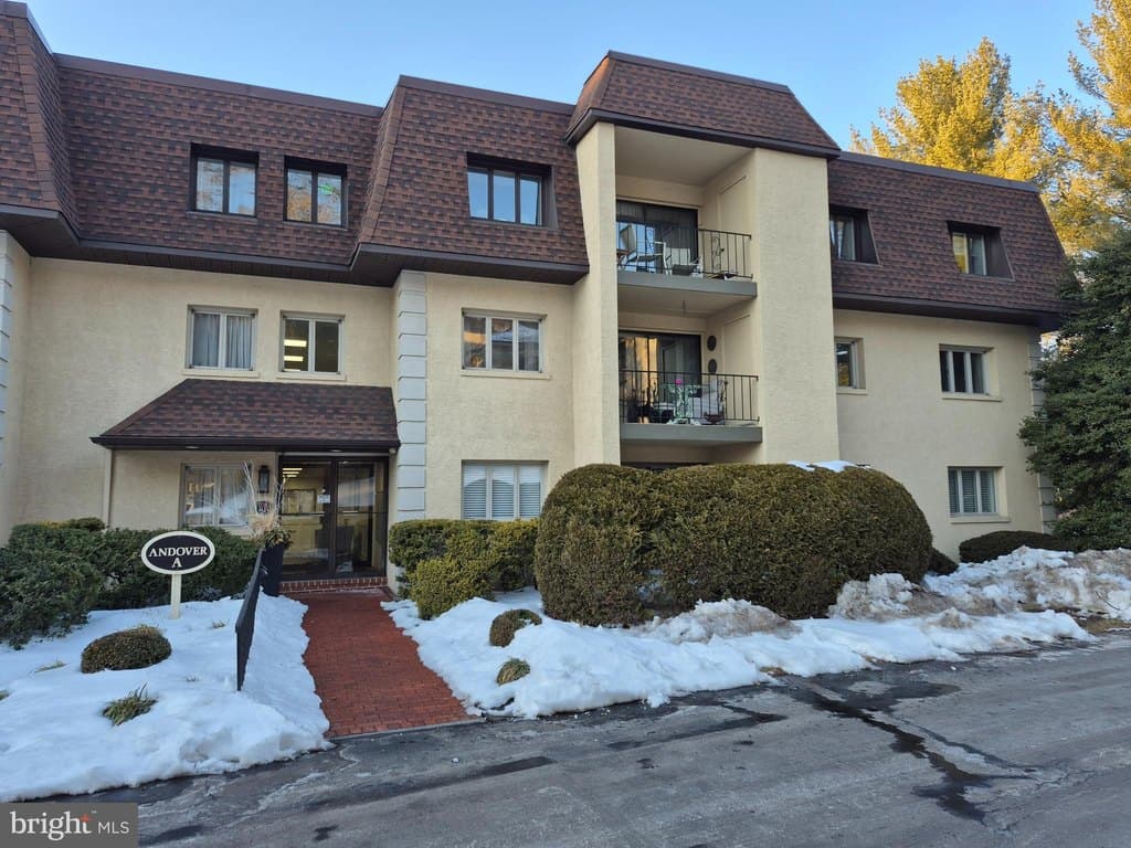 201A Summit Dr Unit A, Bryn Mawr