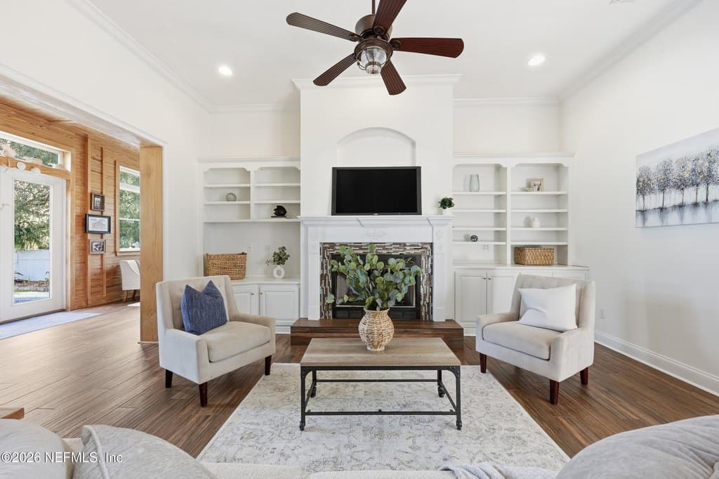 1833 Kings Ct, Jacksonville Beach