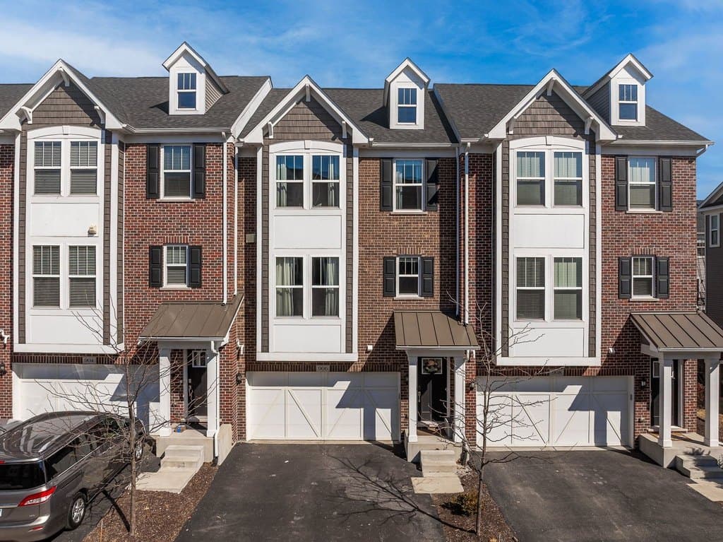 906 Coletta Cir, Naperville