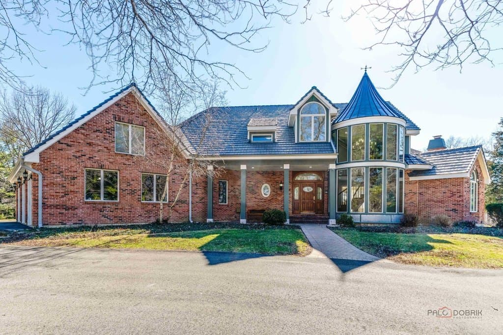 26012 W IL Route 22, Barrington