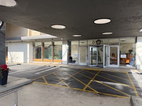 6301 N Sheridan Rd Apt 24C