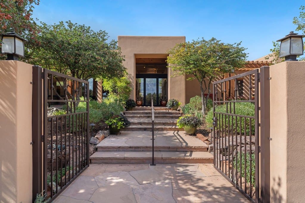 1085 Camino Manana, Santa Fe