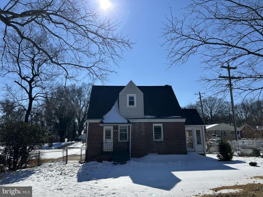 2414 Fairview Dr, Alexandria