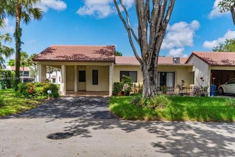 16273 Laurel Dr Unit 7