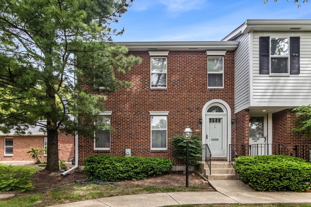 9031 Lincolnwood Dr, Evanston