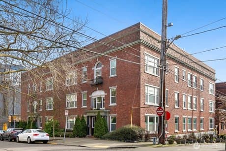 901 NE 43rd St Unit 306