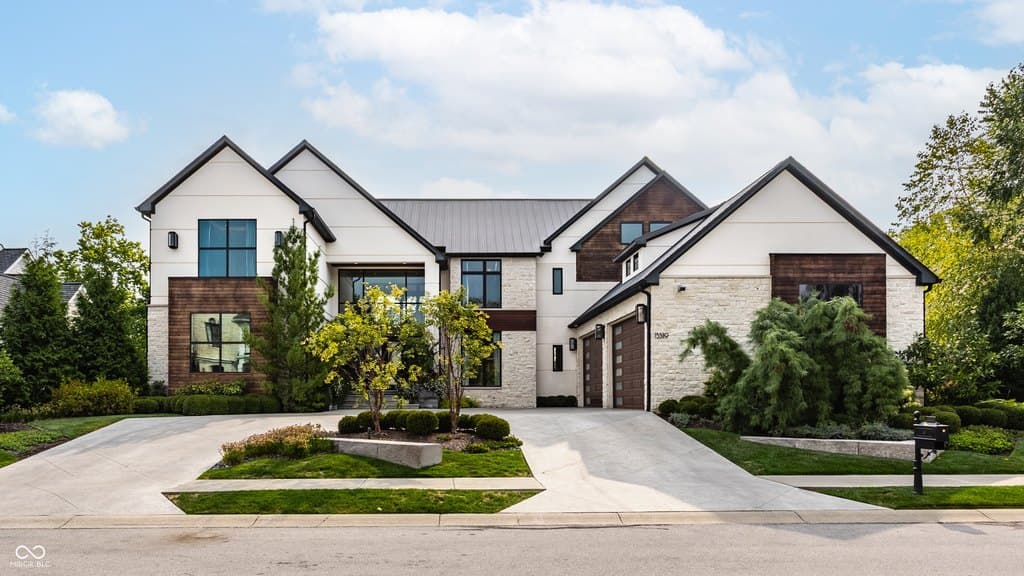 15519 Hidden Oaks Ln, Carmel