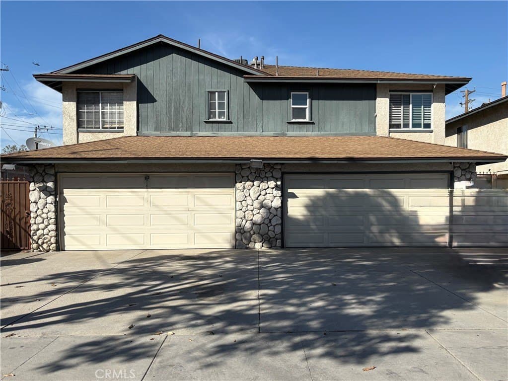 17 E Plymouth St Apt B, Long Beach