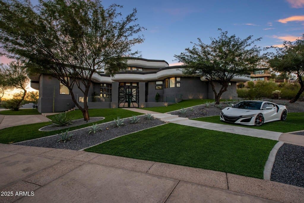 3282 E Palo Verde Dr, Paradise Valley