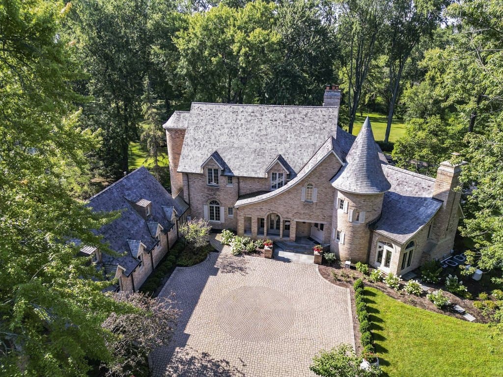 285 W Westminster Ave, Lake Forest