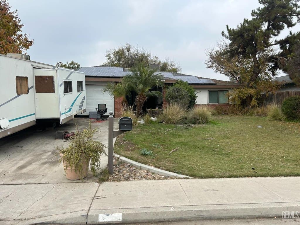 534 Francis St, Bakersfield