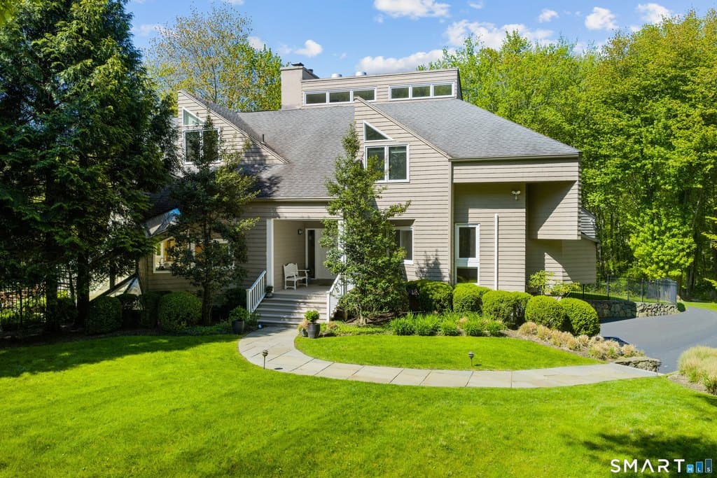 2 Sleepy Hollow Rd, New Canaan