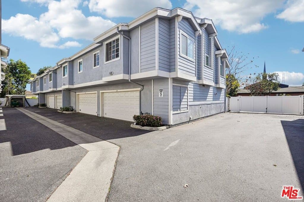 2003 Artesia Blvd Unit 105, Torrance